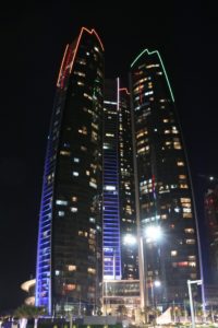 Lire la suite à propos de l’article Abu Dhabi by night