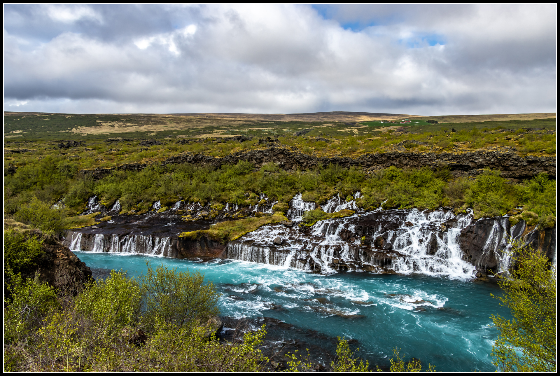 Hraunfossar Et Glanni Islande Cascades Spectaculaires Et Nature Sauvage