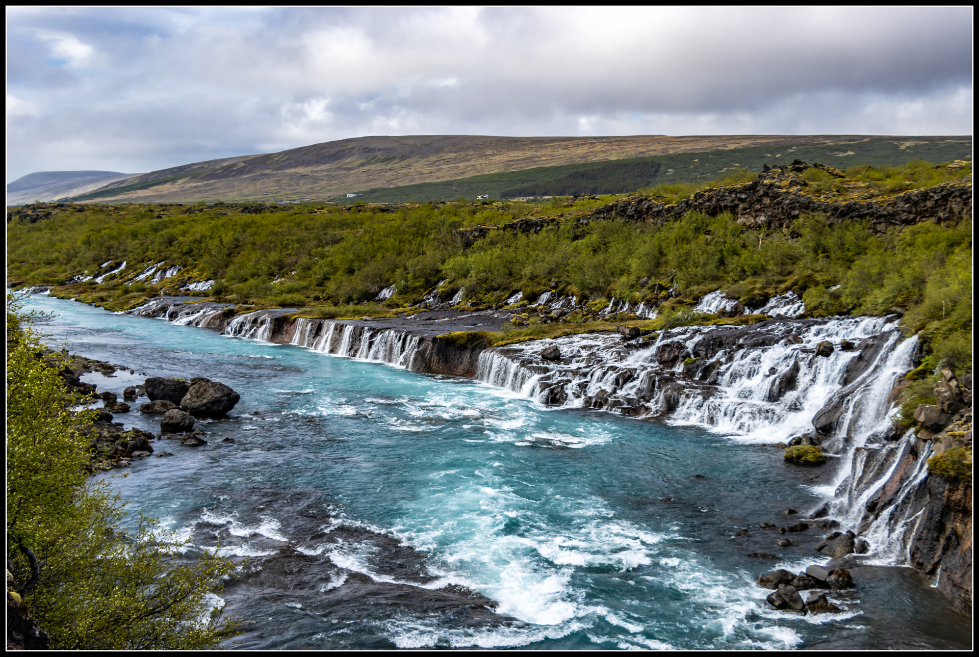Hraunfossar Et Glanni Islande Cascades Spectaculaires Et Nature Sauvage