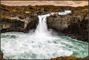 La cascade Aldeyjarfoss.